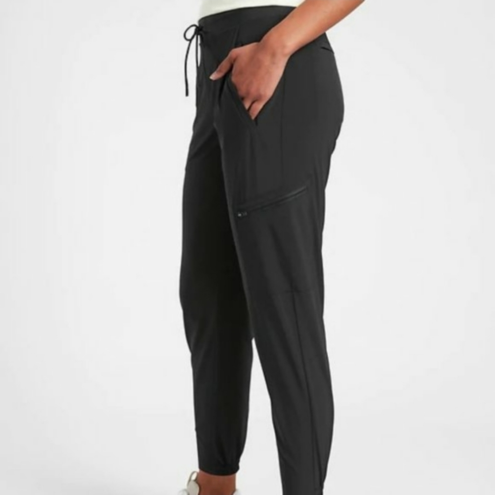 Athleta Venture Pant In Black Women's Size 8 Jogger Style Lots Of Pockets - Picture 2 of 11